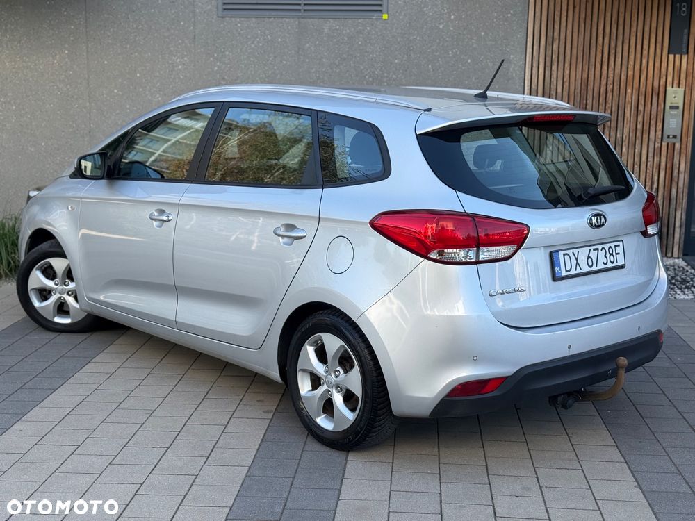 Kia Carens - 2