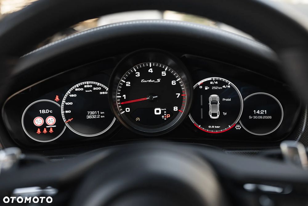 Porsche Panamera Turbo S - 17