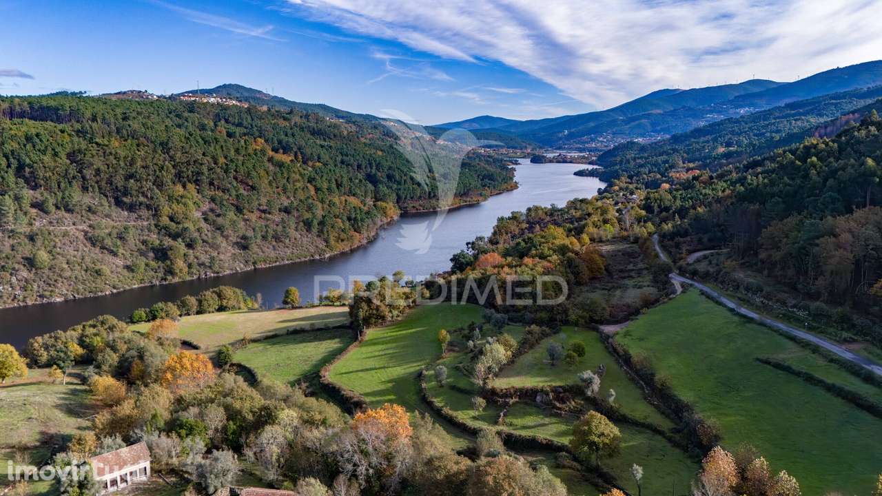 Moradia T1 em ruína em Ribeira de Pena - Grande imagem: 4/20