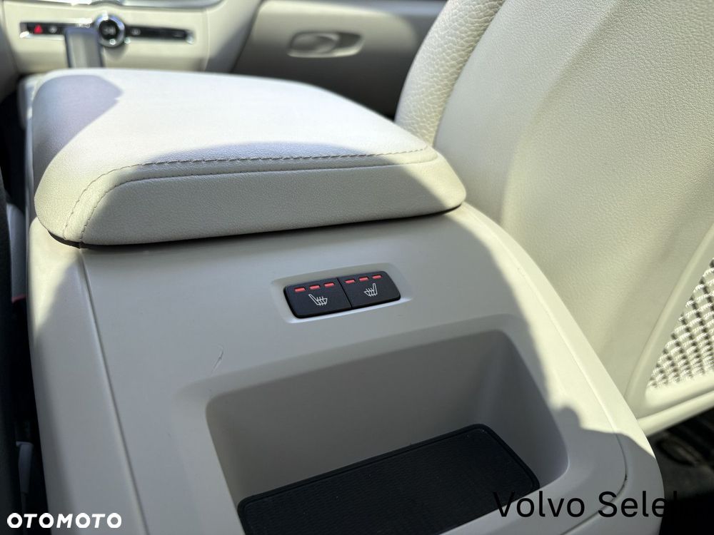 Volvo XC 60 - 25