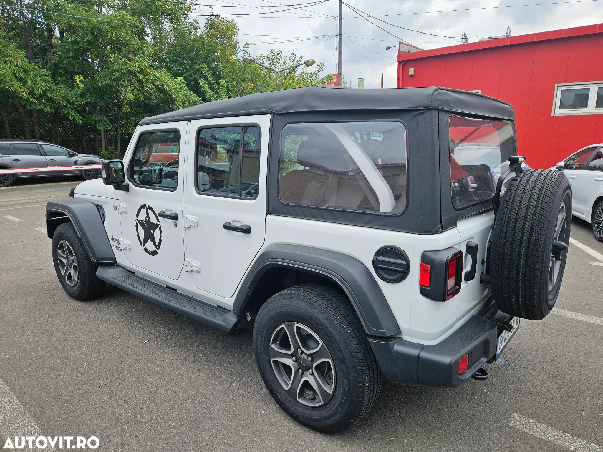 Jeep Wrangler - 8
