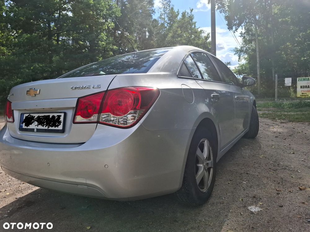 Chevrolet Cruze 1.6 LS - 5
