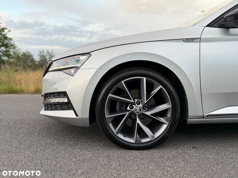 Skoda Superb 2.0 TDI SCR Sportline DSG - 8