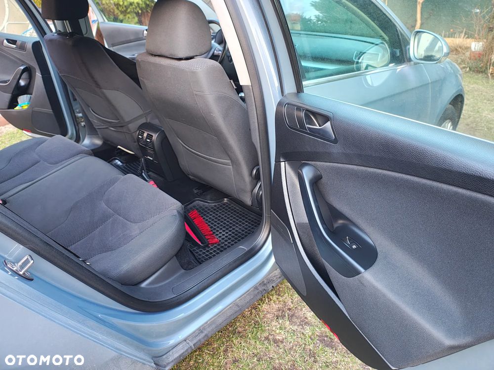 Volkswagen Passat 1.6 TDI Comfortline - 10