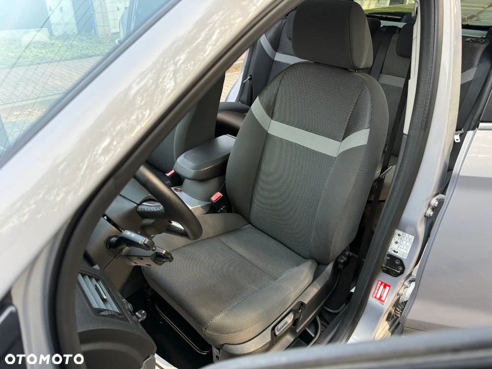 Ford Kuga 2.0 TDCi 2x4 Titanium - 21