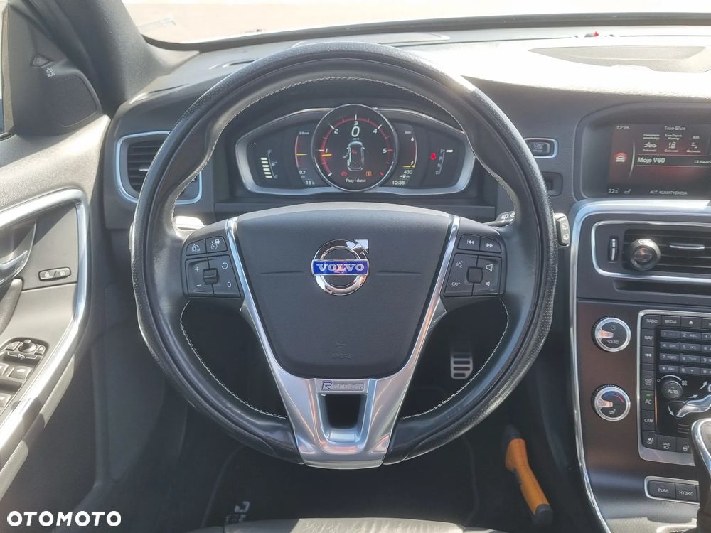 Volvo V60 D6 AWD Plug-in Hybrid R-Design Summum - 18