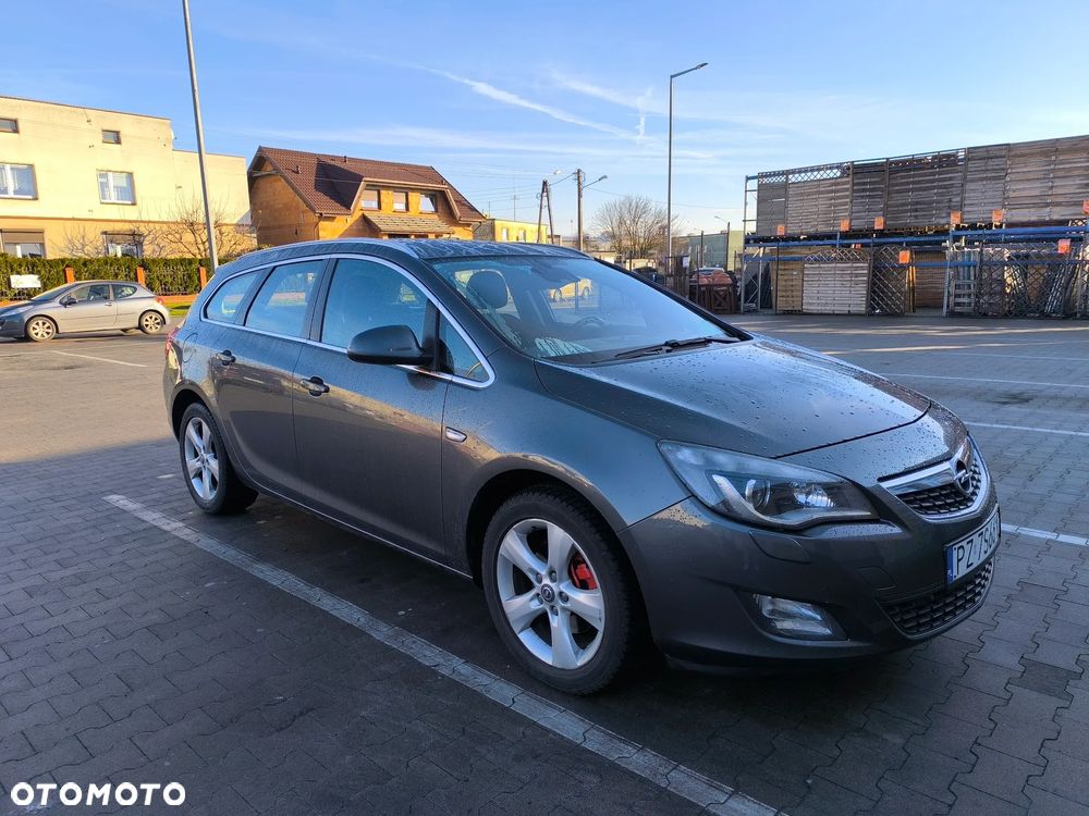 Opel Astra 2.0 CDTI DPF SportsTourer Edition - 2
