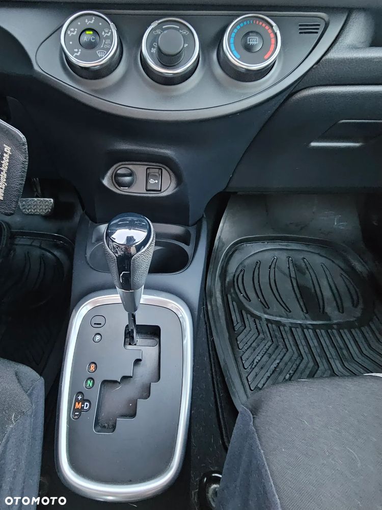 Toyota Yaris - 13
