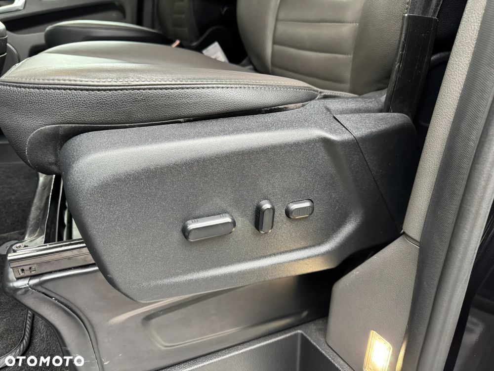 Ford Tourneo Custom - 20