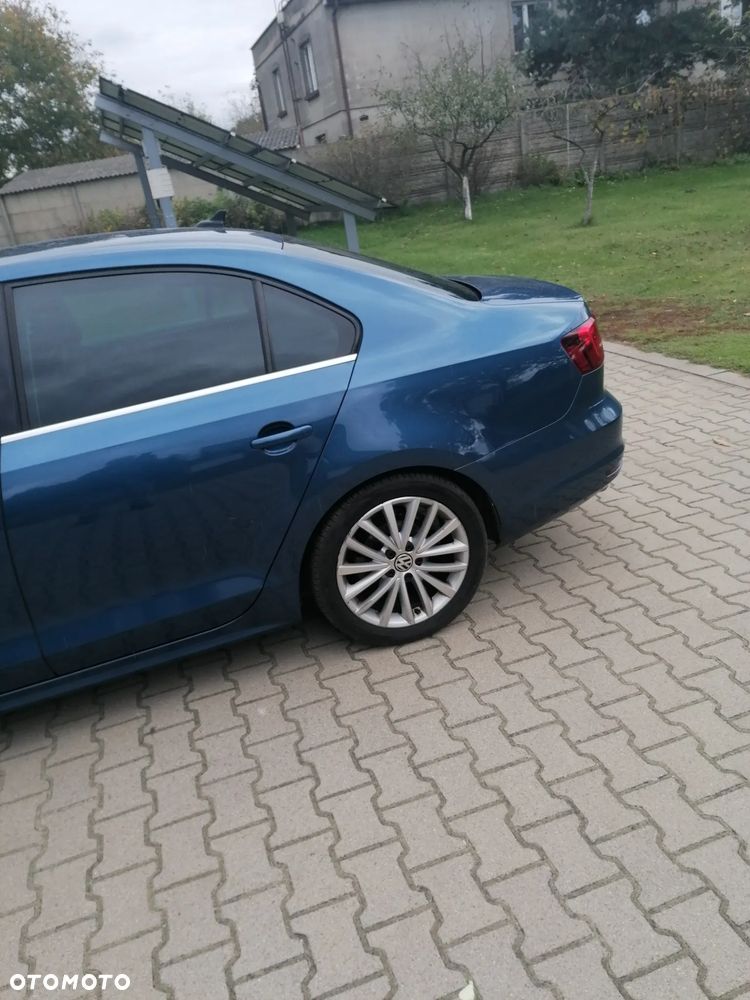 Volkswagen Jetta - 8