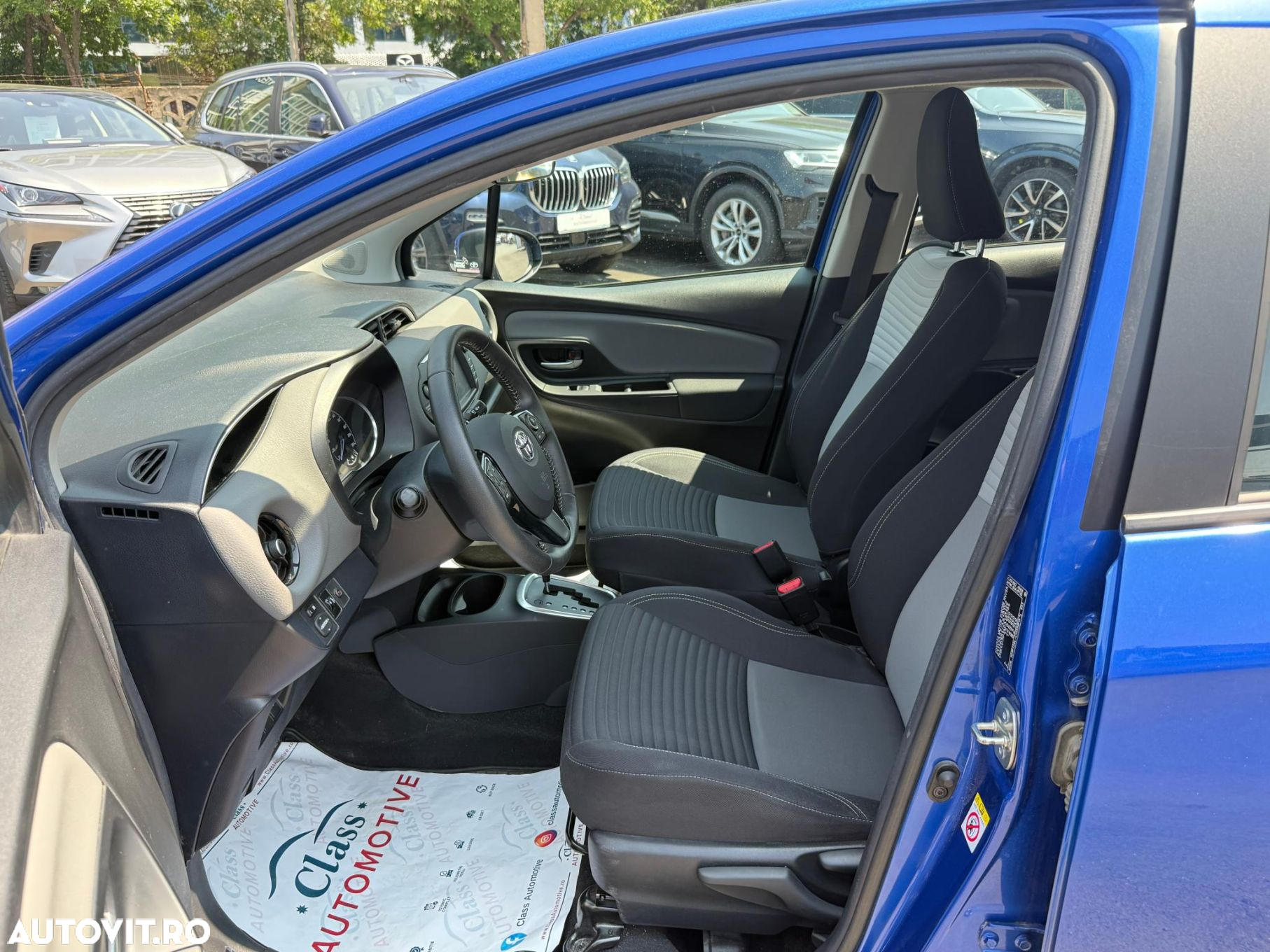 Toyota Yaris - 10