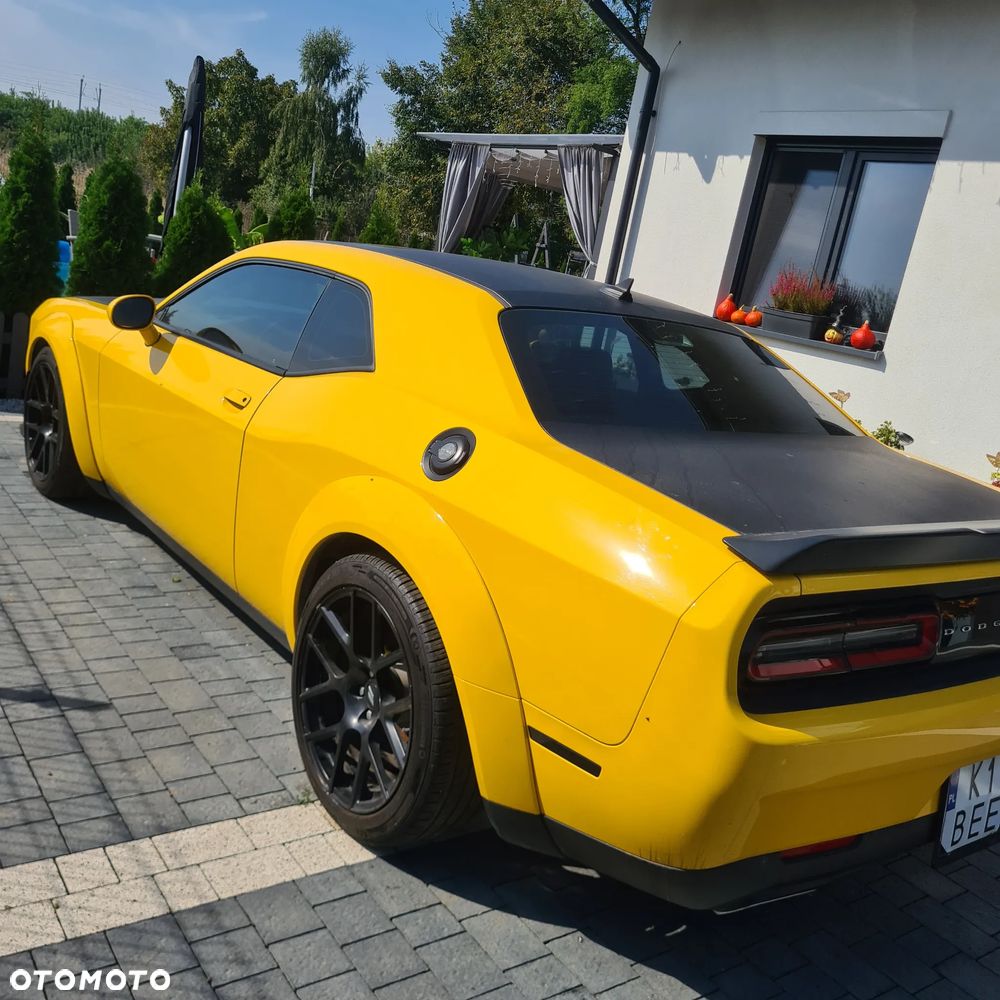 Dodge Challenger - 4