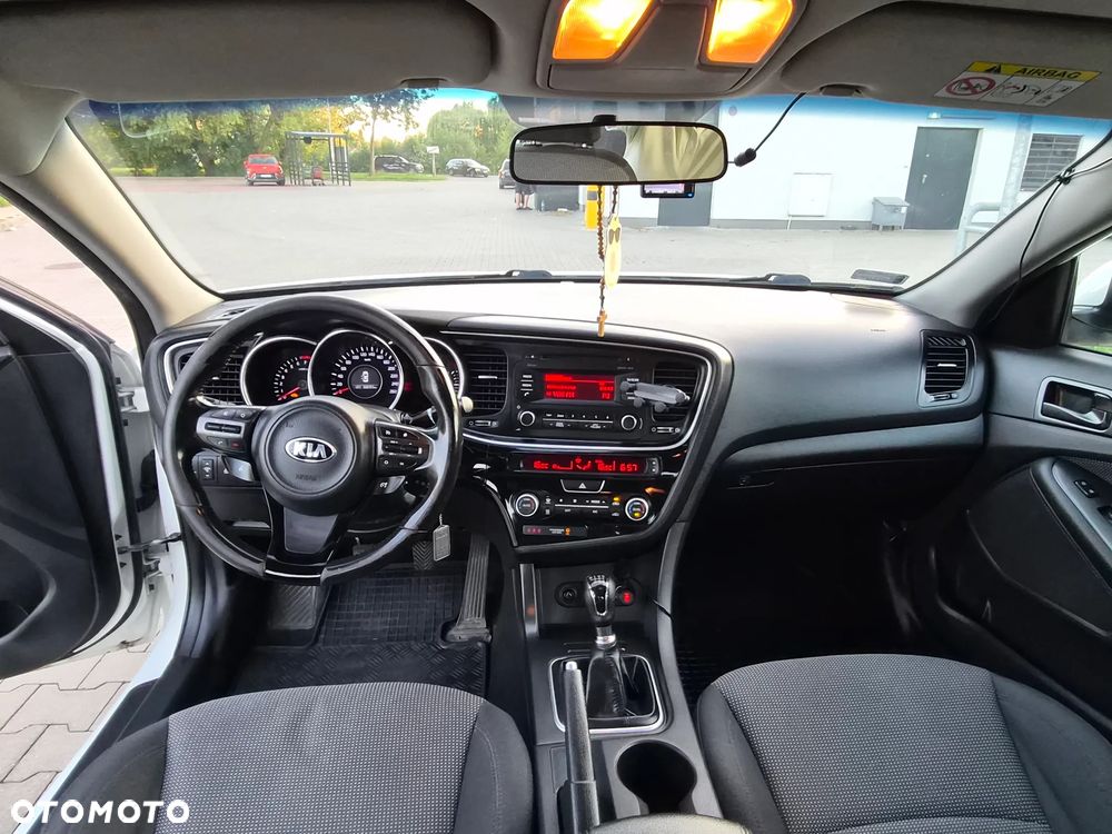 Kia Optima 2.0 M - 10