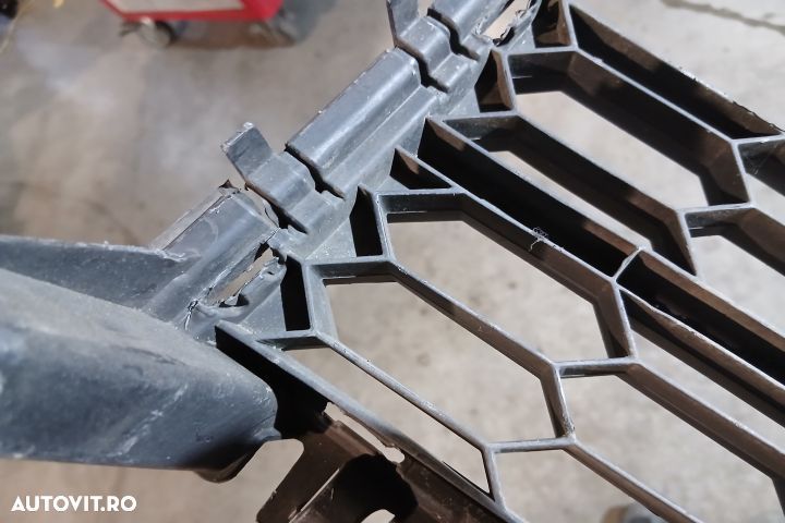 Grila bara fata centru 3V0853677A 3V0853677A Skoda Superb 3 [2015 - 2 - 4