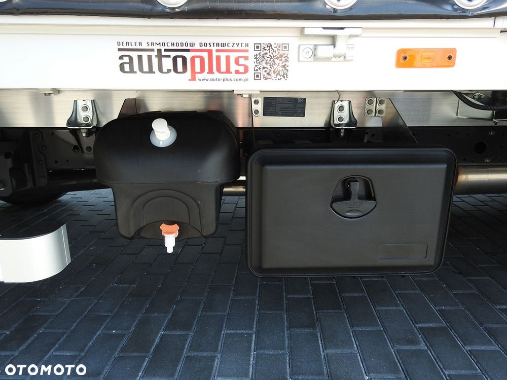 Iveco DAILY 35S18 NOWY PLANDEKA 8 PALET TEMPOMAT NAWIGACJA LEDY AUTOMAT HI-MATIC 180KM - 23