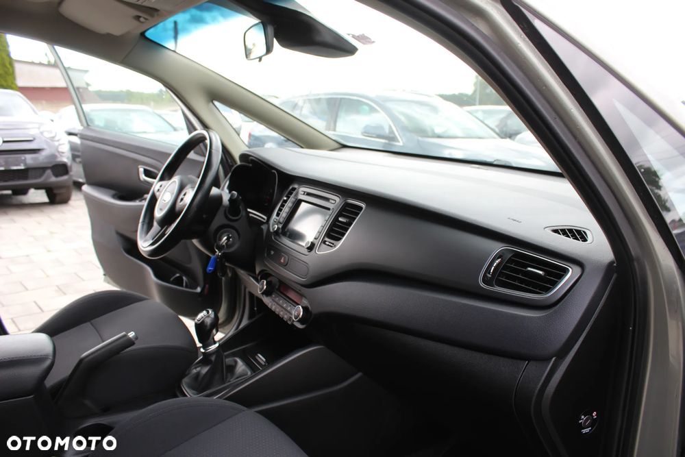 Kia Carens 1.6 GDI XL - 26