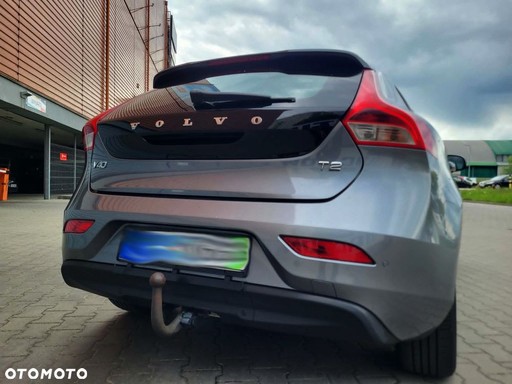 Volvo V40 T2 Momentum - 24