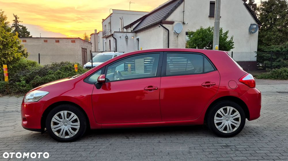 Toyota Avensis - 4