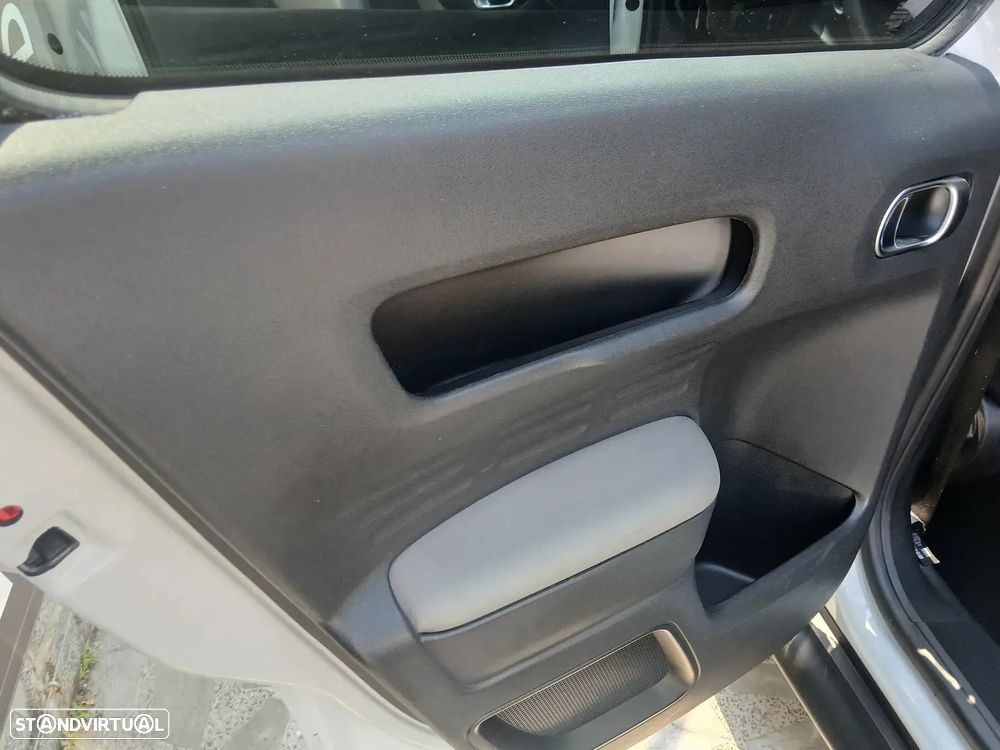 Citroën C4 Cactus Pure Tech e-THP 110 Stop&Start Shine — fotografia 22
