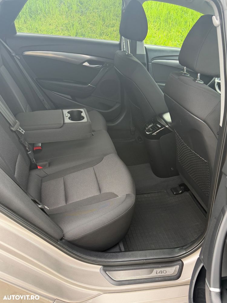 Hyundai i40 Kombi 1.7 CRDi DCT Premium - 13