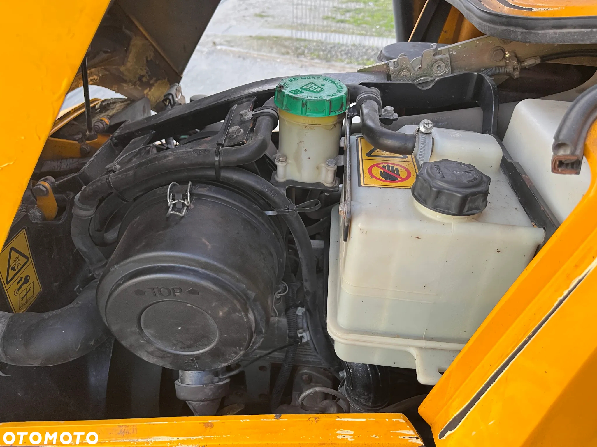 JCB 2CX - 25