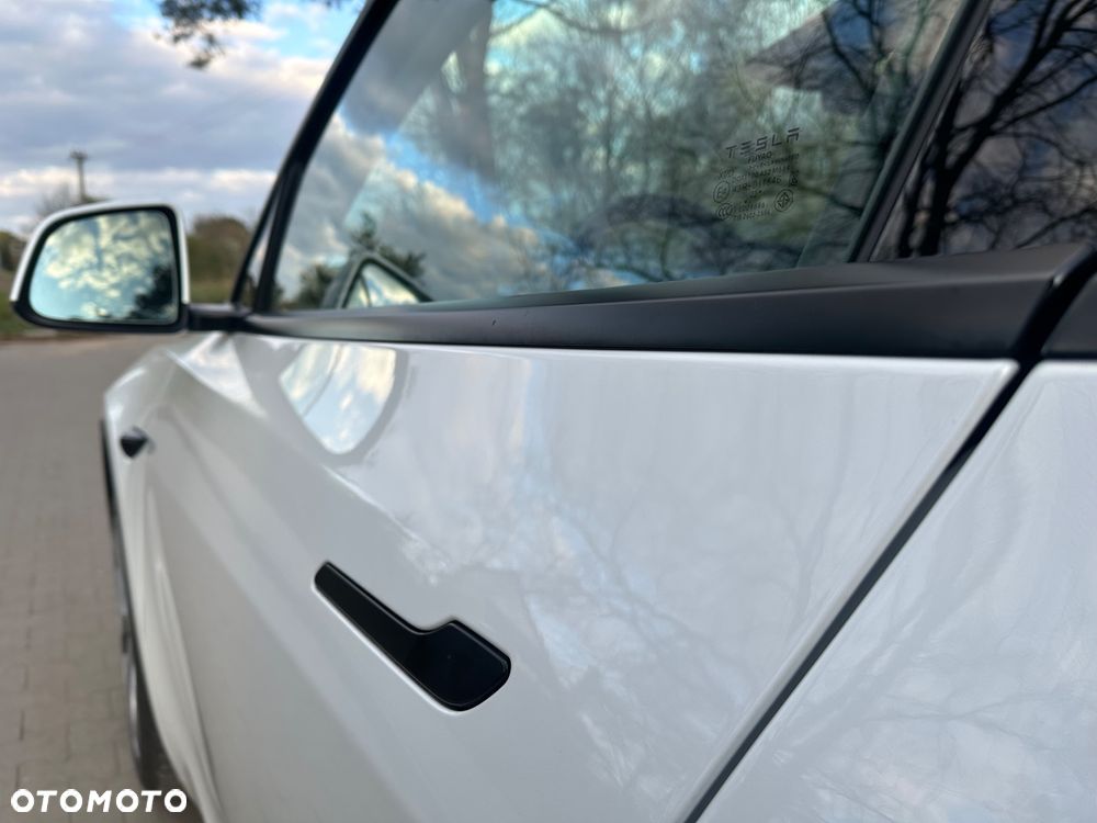 Tesla Model Y 79kWh Long Range RWD - 10