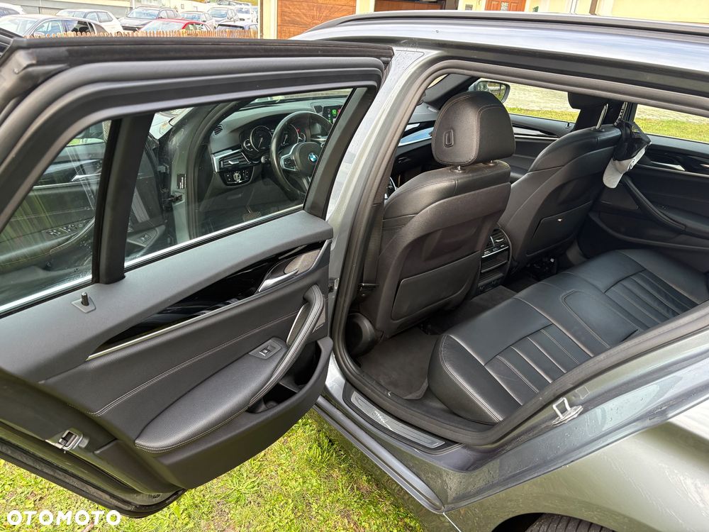 BMW Seria 5 530d xDrive Sport Line - 13