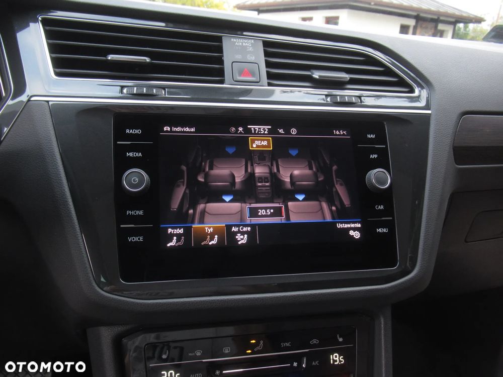 Volkswagen Tiguan 2.0 TSI 4Mot Elegance DSG - 32