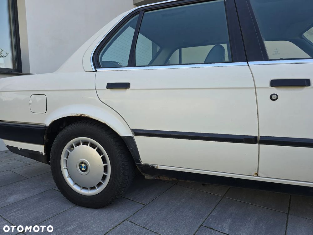 BMW Seria 3 318i - 18