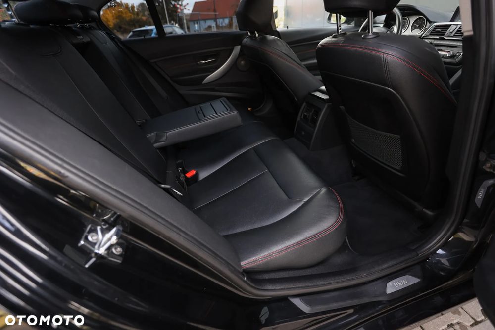 BMW Seria 3 320d Blue Performance Sport Line - 17