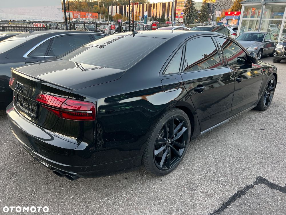 Audi S8 Plus - 9