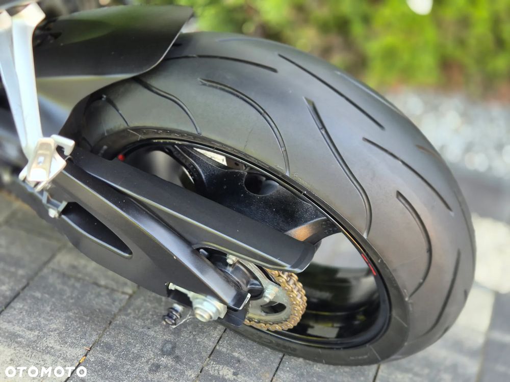 Suzuki GSX-R - 20
