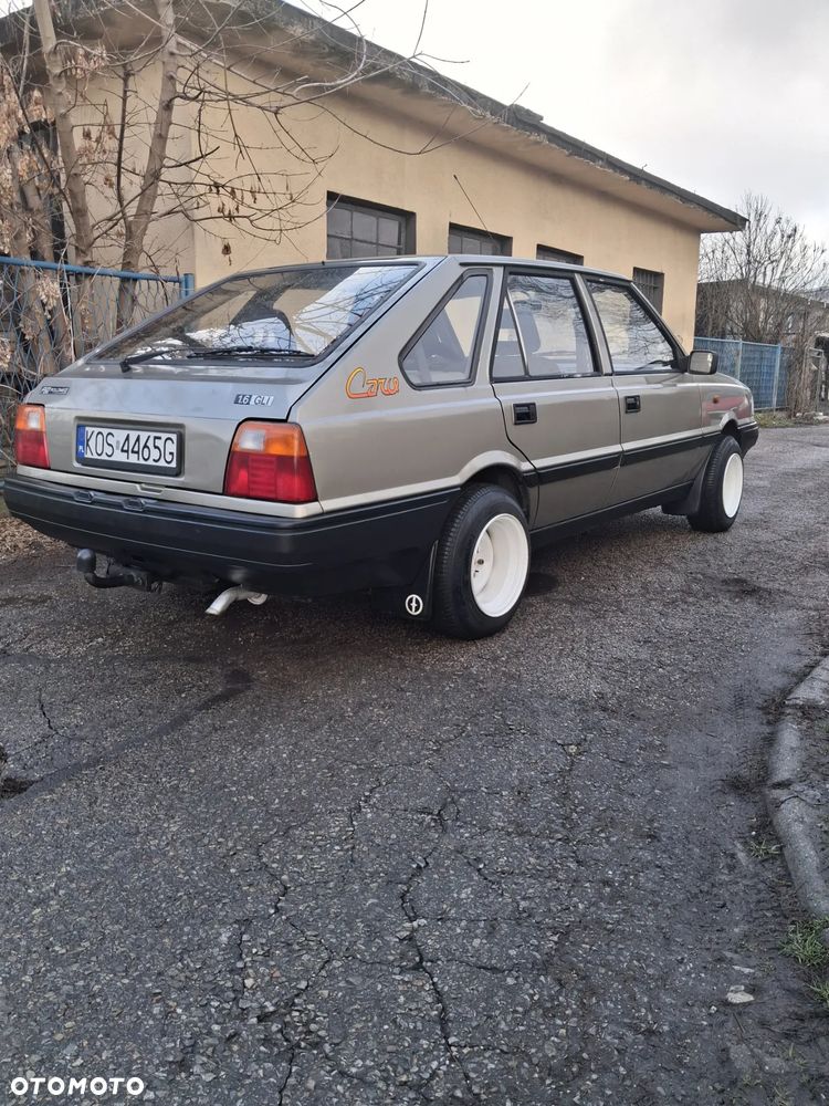 Polonez Caro - 1