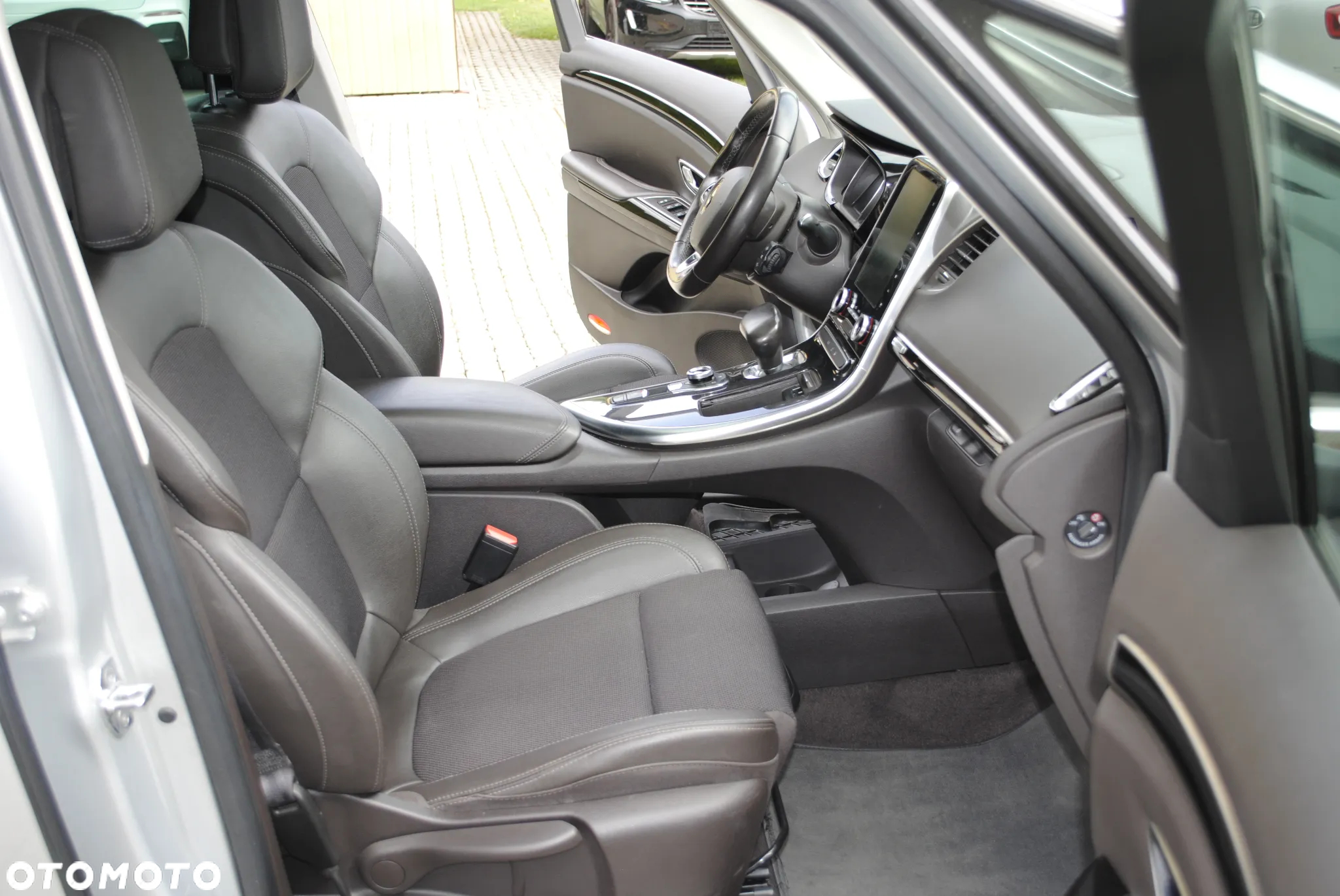 Renault Espace 1.6 dCi Energy Initiale Paris EDC 7os - 16