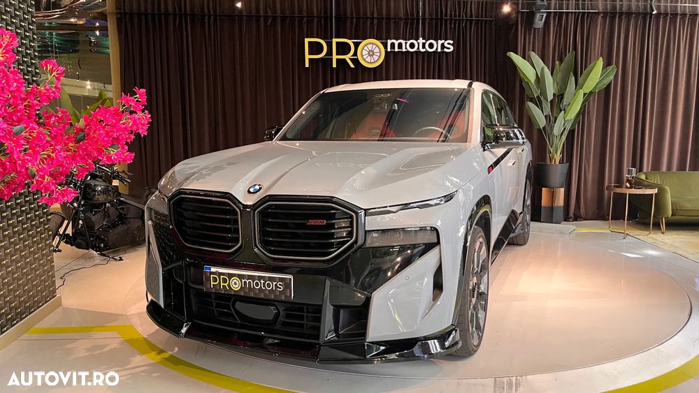 BMW XM - 7