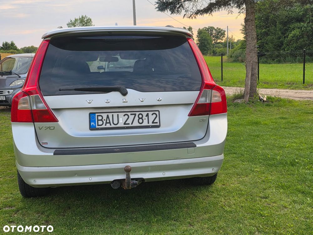 Volvo V70 D5 Momentum - 5