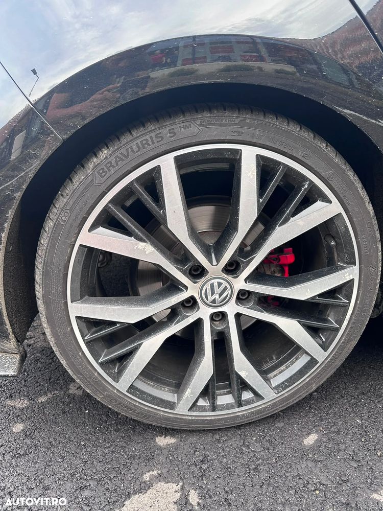 Volkswagen Golf - 5