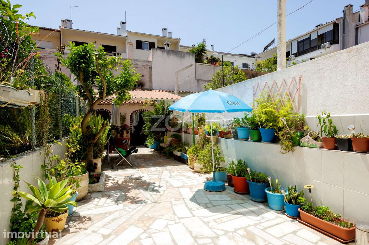 Apartamento T2 + T0, com Quintal em Vale de Milhaços - Grande imagem: 2/55