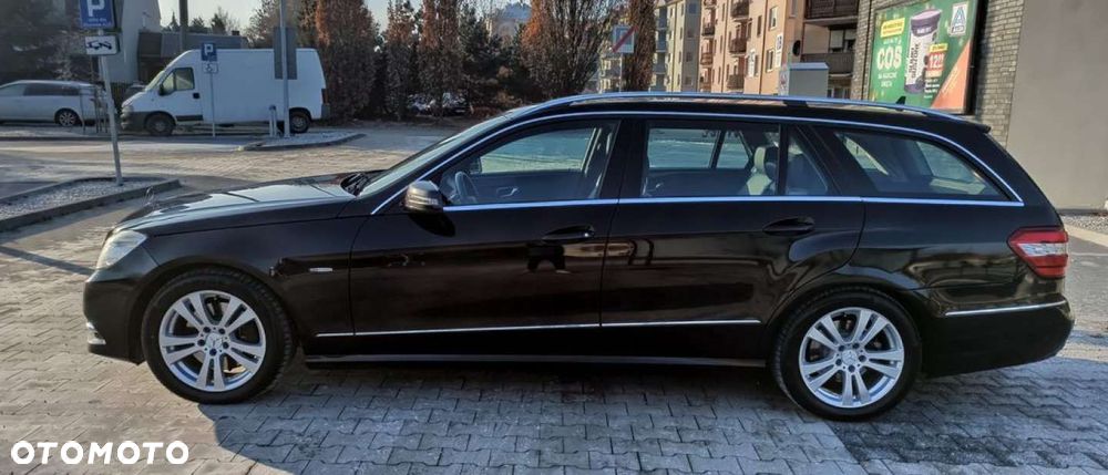 Mercedes-Benz Klasa E 250 CDI DPF BlueEFFICIENCY 7G-TRONIC Elegance - 3