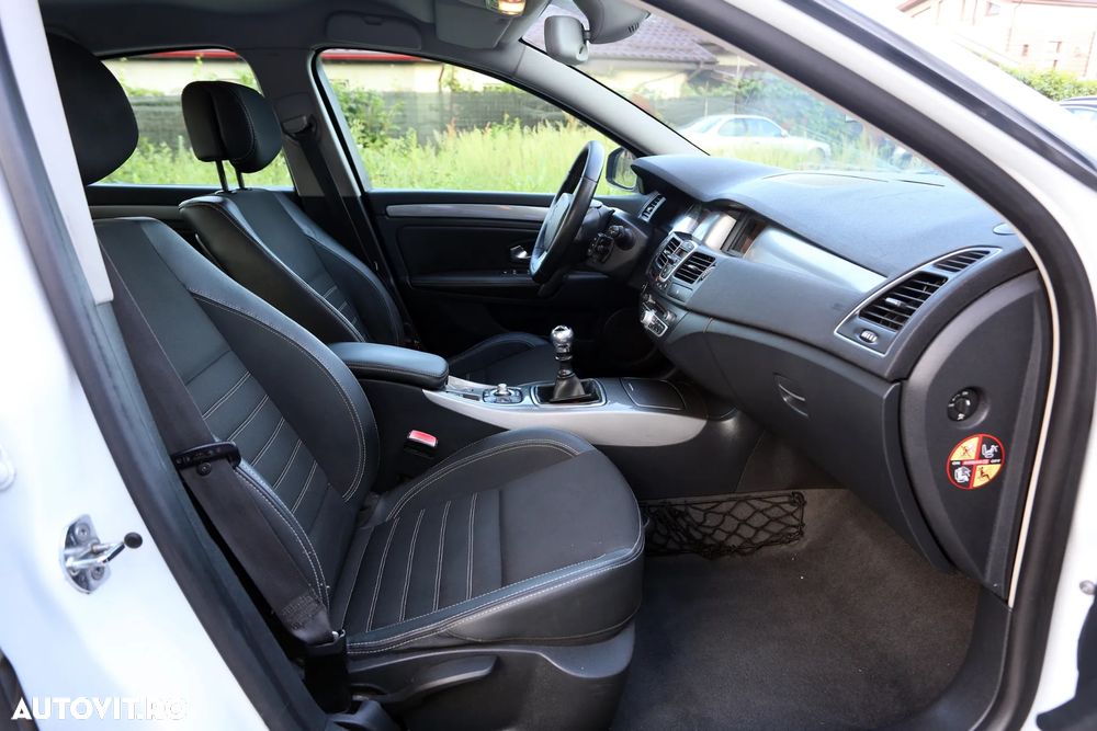 Renault Laguna dCi 110 FAP Limited - 10