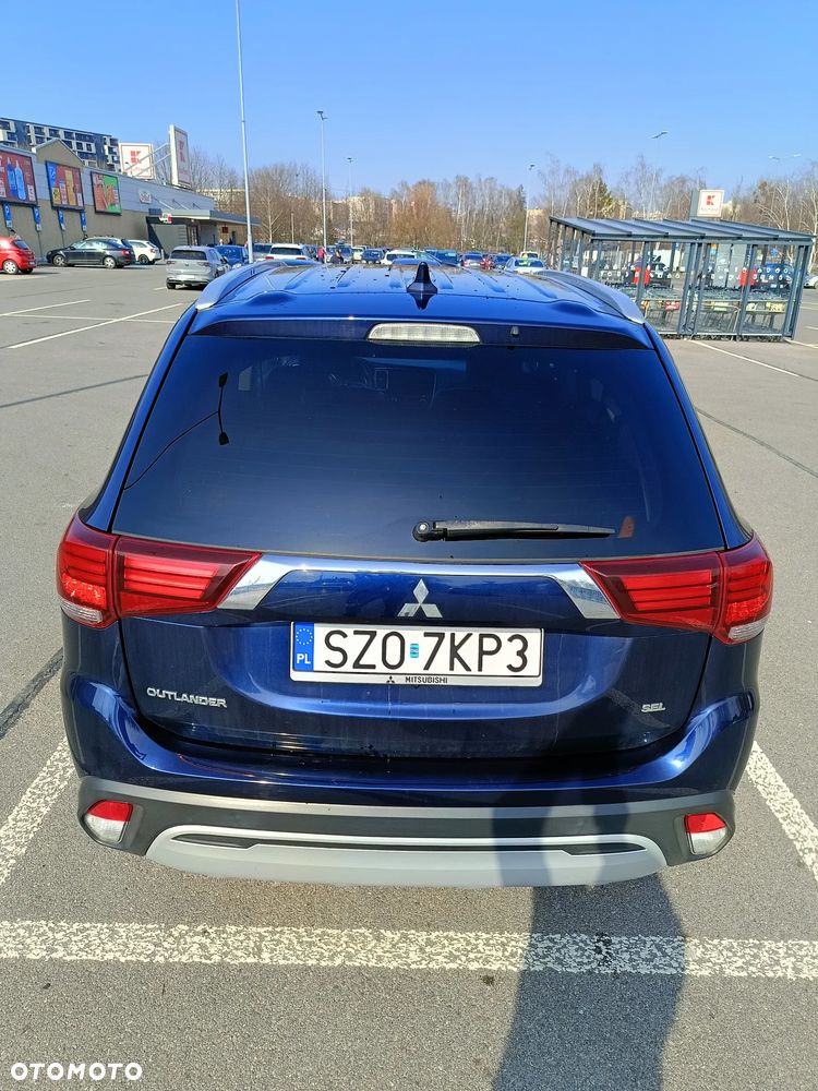 Mitsubishi Outlander - 5