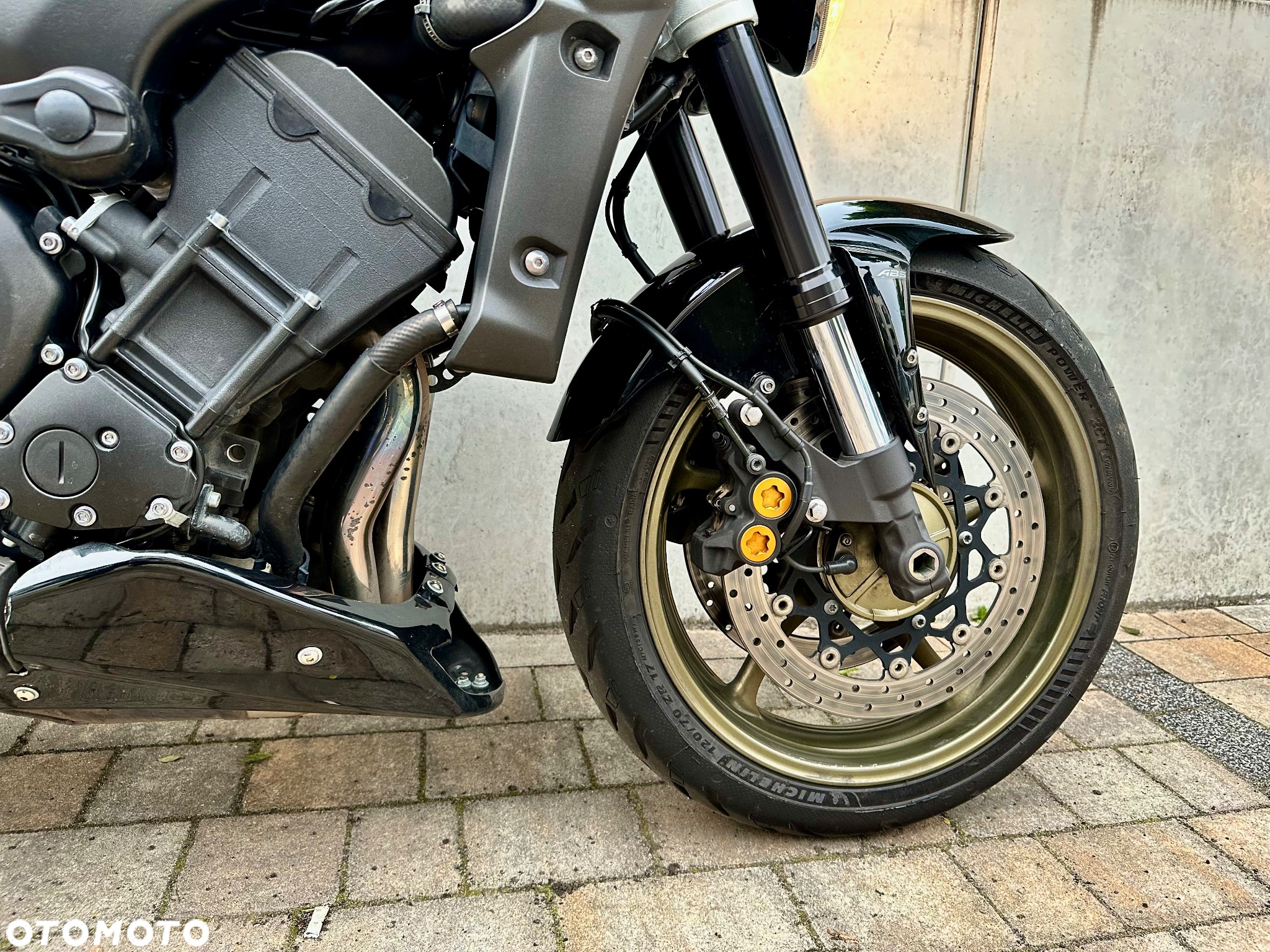 Yamaha FZ - 12