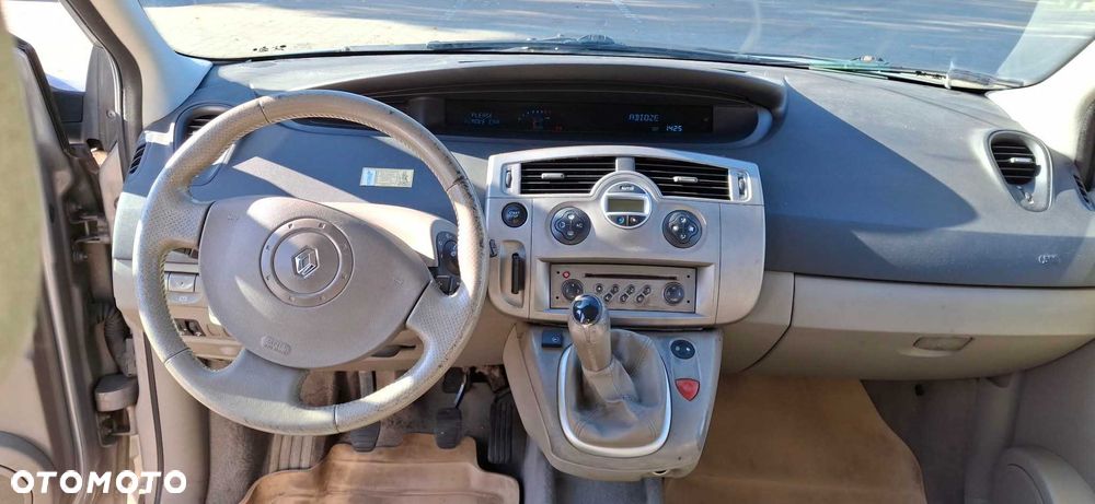 Renault Grand Scenic - 8
