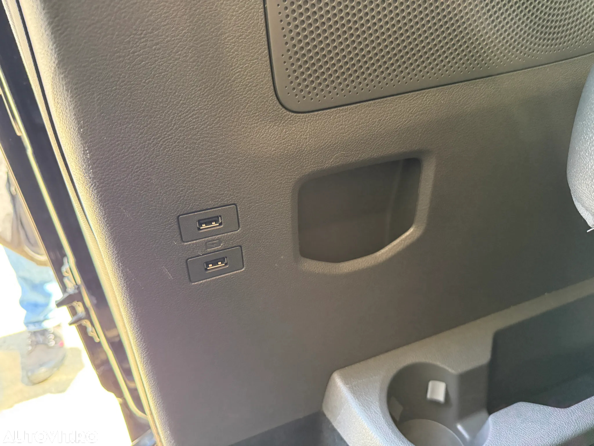 Ford Tourneo Custom Bus 320 2.0 EcoBlue 185 CP L2H1 Titanium Aut. - 15