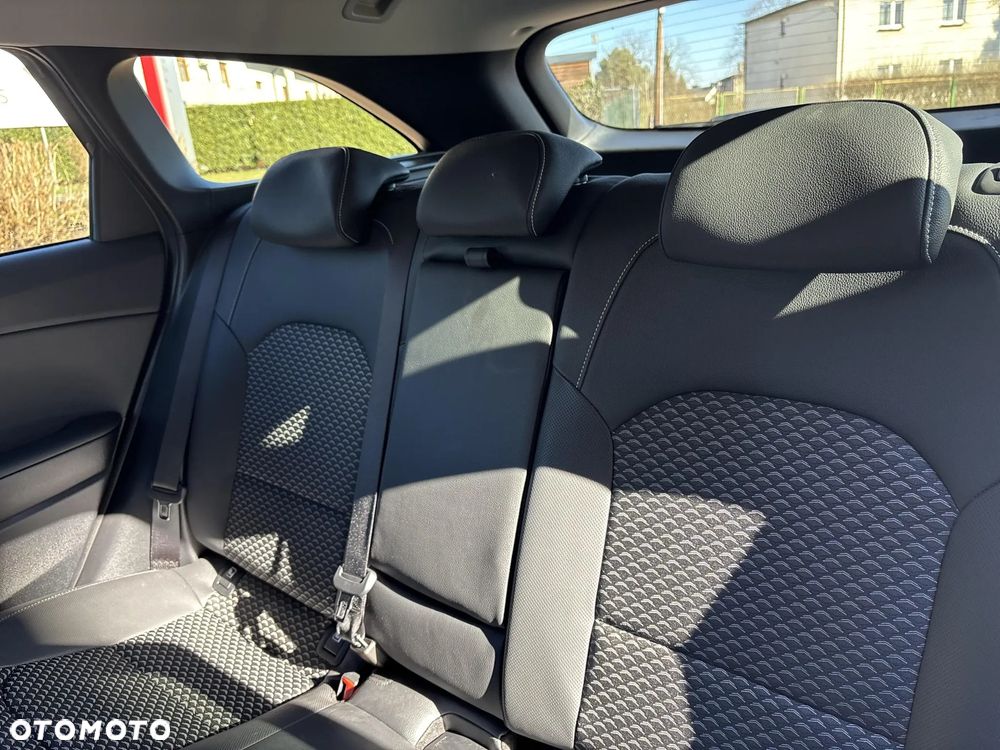 Kia Ceed - 24