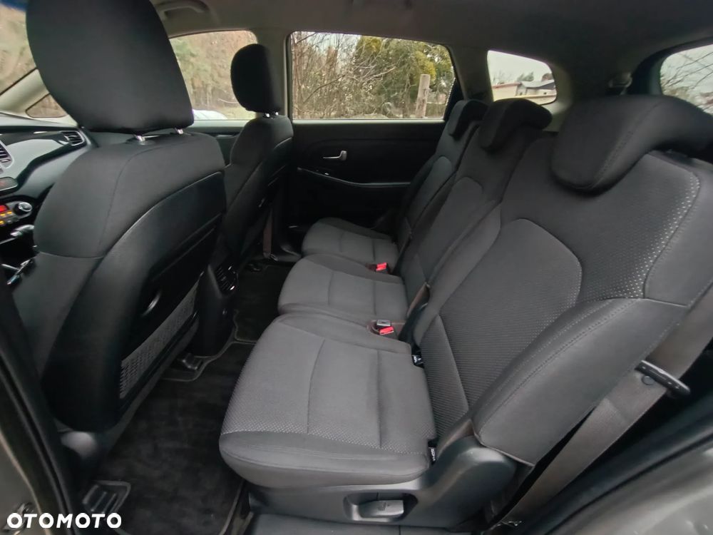 Kia Carens - 15