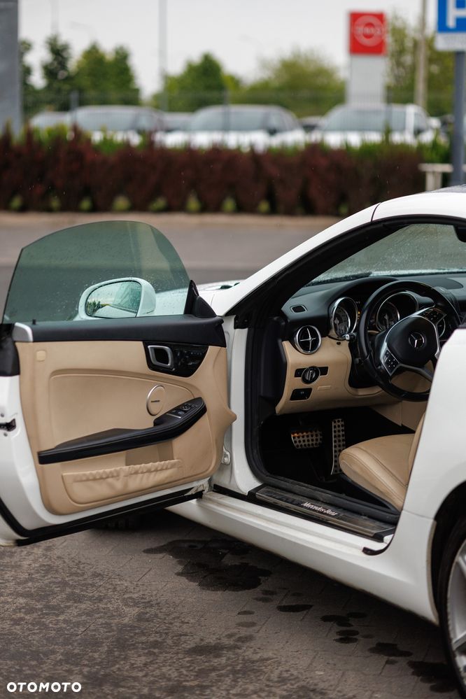Mercedes-Benz SLK 300 9G-TRONIC - 10