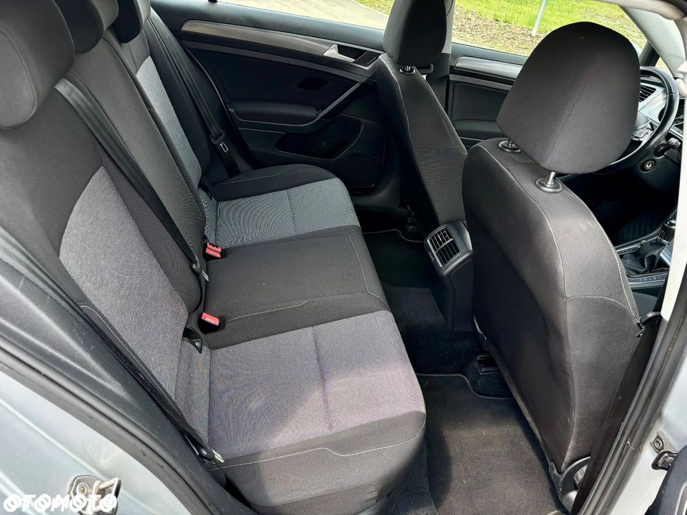 Volkswagen Golf - 15