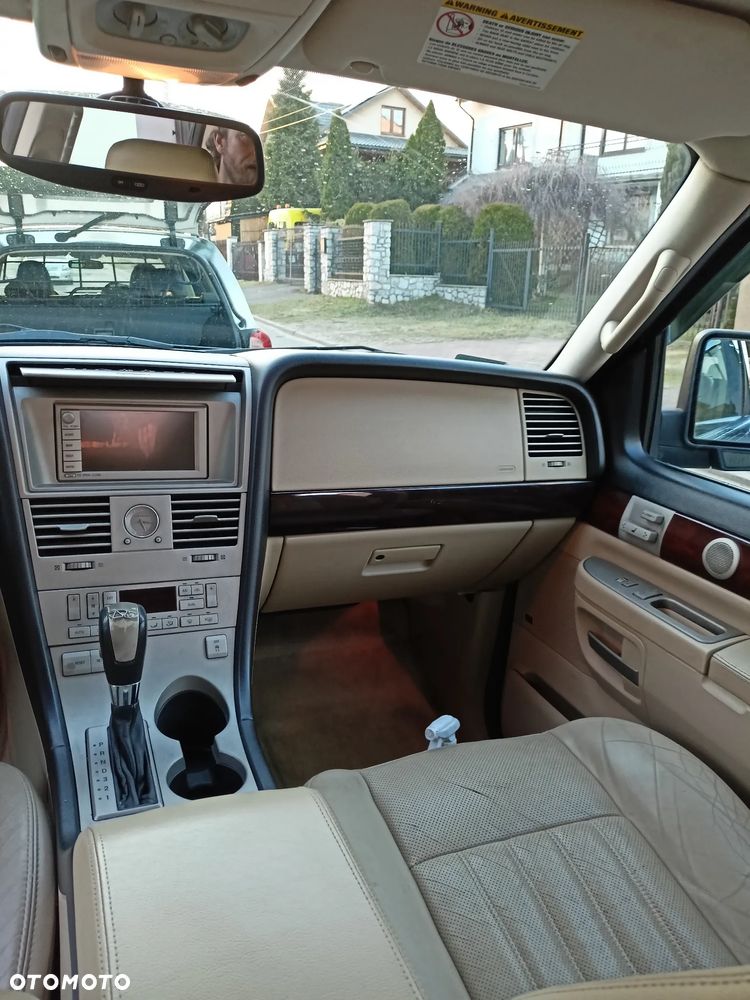Lincoln Aviator - 12