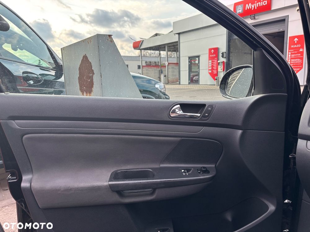 Volkswagen Golf - 18